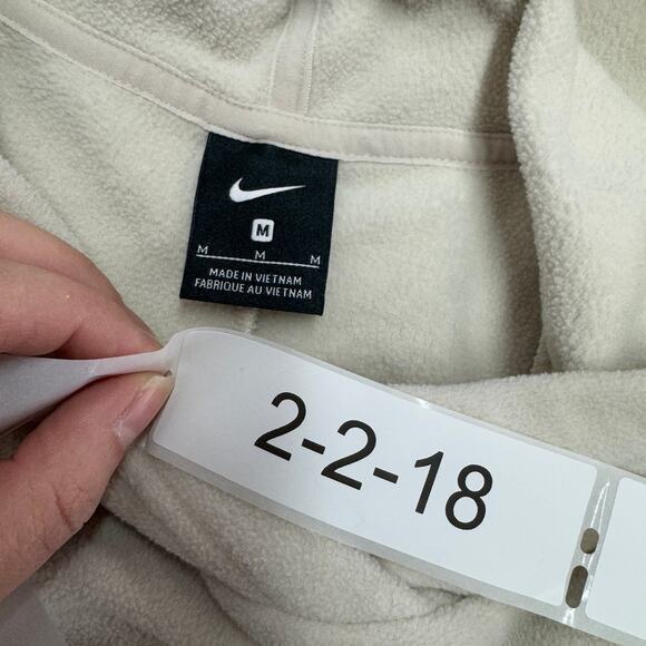 Nike Hoodie Womens‎ Medium Cream Fleece Training Pullover Sweater - Picture 4 of 9